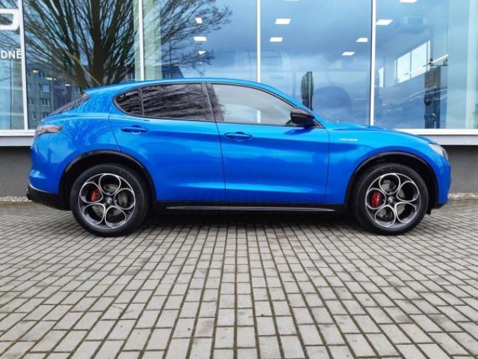 Alfa Romeo Stelvio, Veloce 4x4 2,0 280PS model23, barva modrá