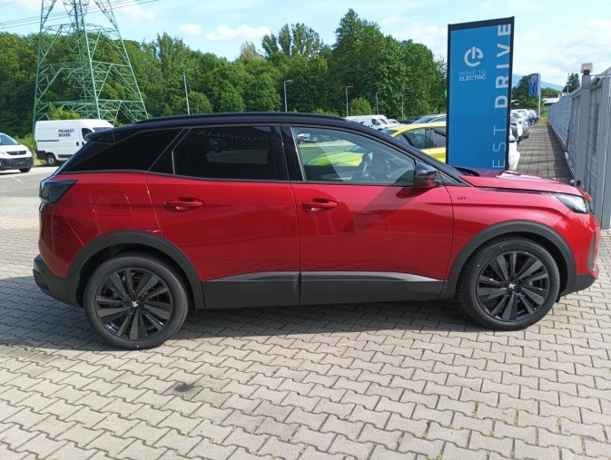 Peugeot 3008, Peugeot 3008 GT PACK 1.2 PureTech 130 EAT8, barva červená