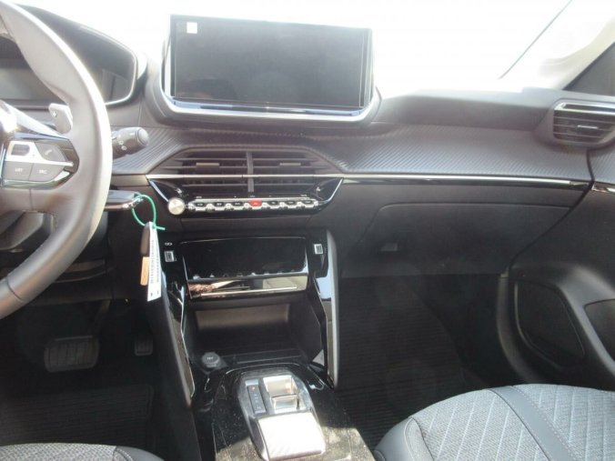 Peugeot 208, Peugeot 208 ALLURE Hybrid 100 e-DCS6, barva žlutá