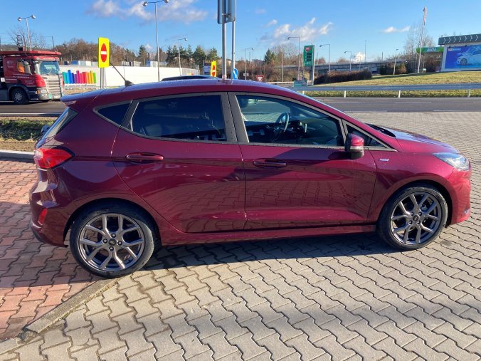 Ford Fiesta, ST-Line, 5dveřová, 1,0 EcoBoost Hybrid (mHEV) 92 kW/125 k, 6st. manuální, barva červená