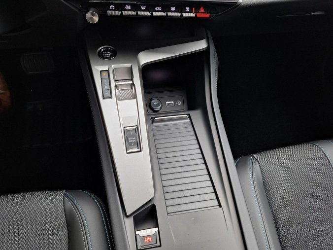 Peugeot 308, Peugeot 308 SW ALLURE 1.5 BHDi 130K EAT8, barva bílá