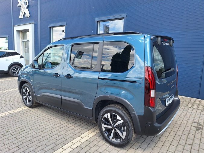 Peugeot Rifter, Peugeot Rifter GT BHDi 130 EAT8, barva modrá
