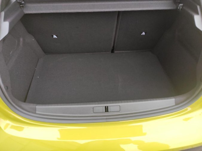 Peugeot 208, Peugeot 208 STYLE 1.2 TURBO 100k MAN6, barva žlutá