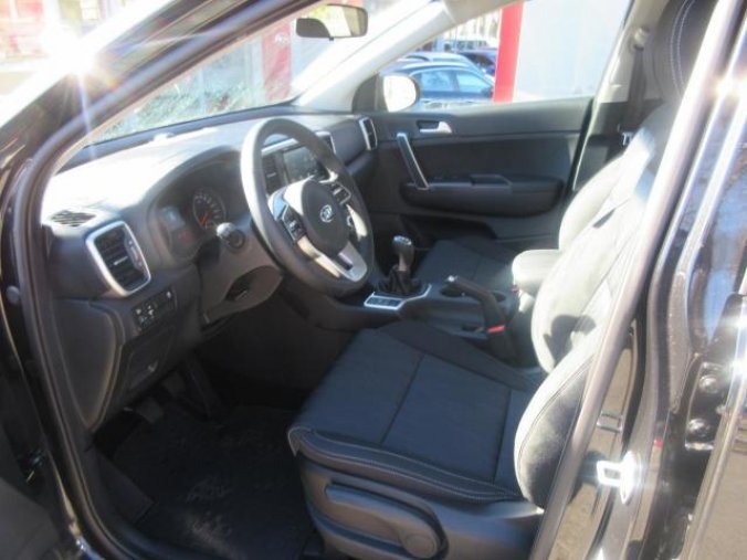 Kia Sportage, 1.6 GDI COMFORT, barva černá