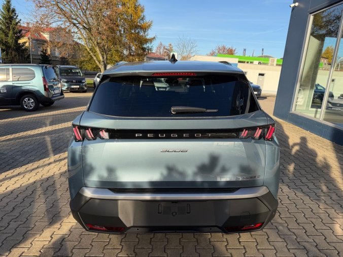 Peugeot 5008, Peugeot 5008 ALLURE Hybrid 145 e-DCS6 5míst, barva modrá