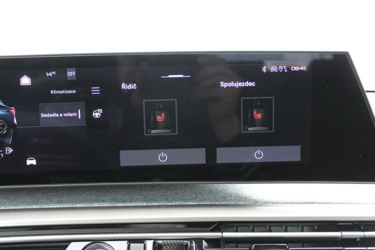 Peugeot 3008, Peugeot 3008 GT Hybrid 145k e-DCS6, barva modrá