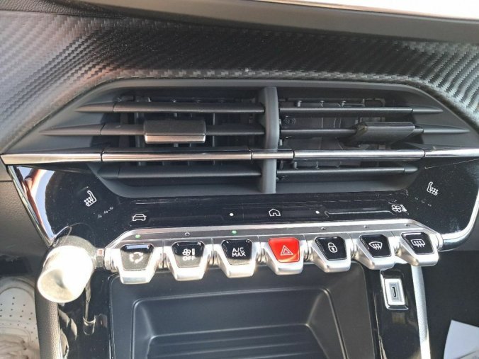 Peugeot 2008, Peugeot 2008 STYLE PureTech 100 S&S MAN, barva modrá