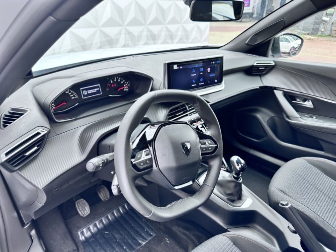 Peugeot 2008, Peugeot 2008 BUSINESS Turbo 100 MAN6, barva bílá