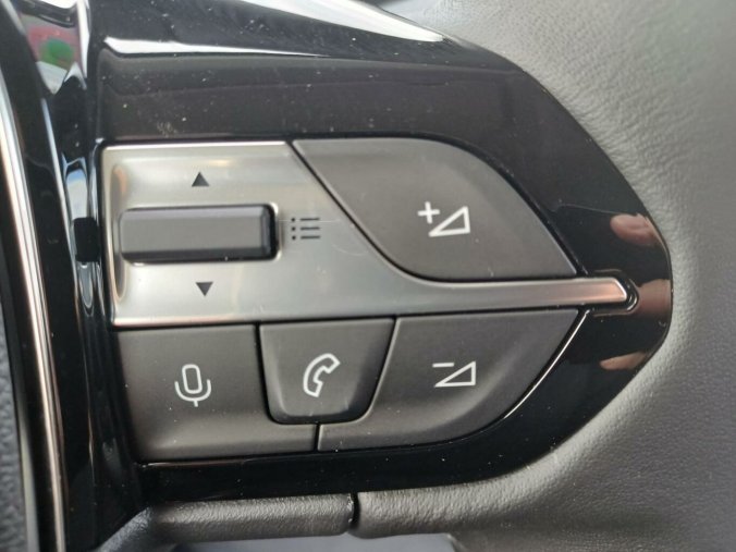 Peugeot Rifter, Peugeot Rifter ALLURE 1.5 BlueHDi 130k, barva zelená