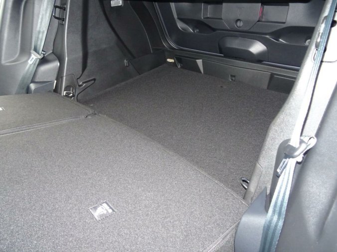 Peugeot 2008, Peugeot 2008 STYLE PureTech 100k MAN6, barva stříbrná