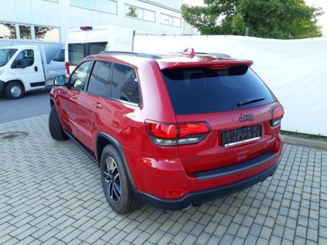 Jeep Grand Cherokee, 3,0 CRD Trailhawk 250k 4x4 AT, barva červená