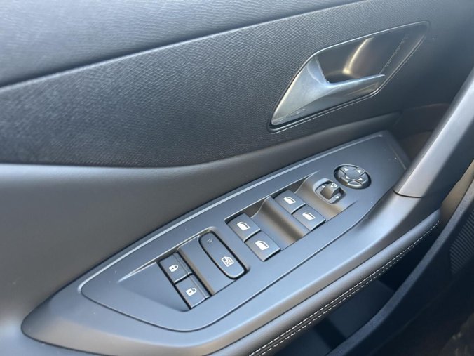 Peugeot 308, Peugeot 308 SW ALLURE Hybrid 145k e-DCS6, barva modrá