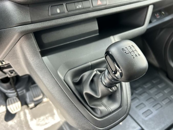 Peugeot Expert, Peugeot Expert Furgon L2 2.0 BlueHDi 145 MT, barva bílá