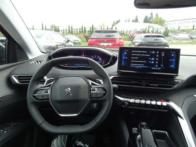 Peugeot 3008, Peugeot 3008 ALLURE PACK 1.2  130k EAT8, barva červená
