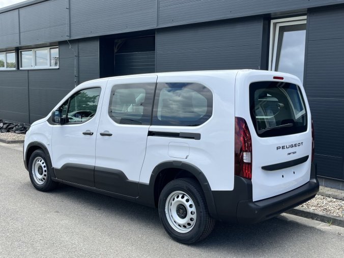 Peugeot Rifter, Peugeot Rifter  LONG ALLURE BlueHDi 100 S&S MAN6 s homologací N1, barva bílá