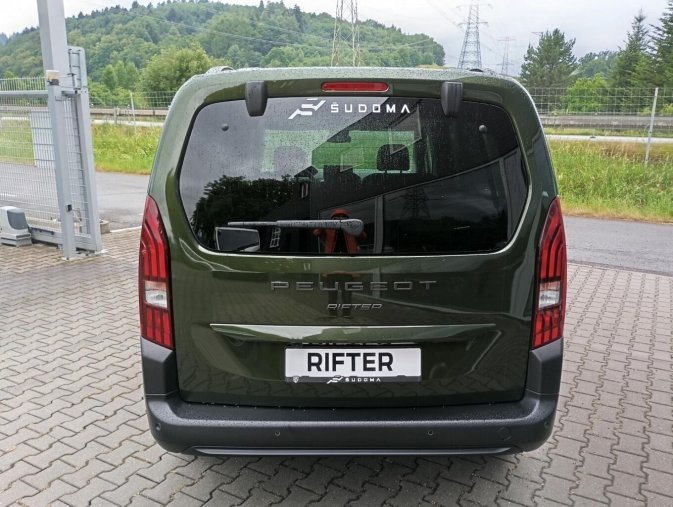 Peugeot Rifter, Peugeot Rifter LONG ALLURE BHDi 130 EAT8 N1, barva zelená