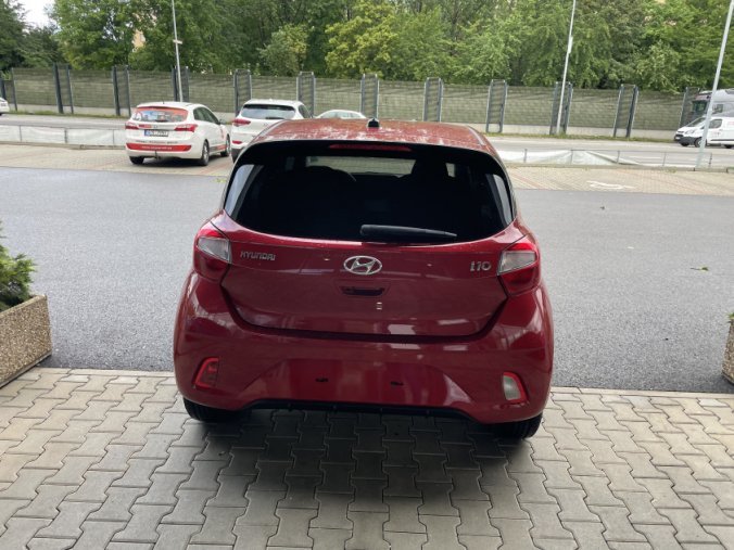 Hyundai i10, 1,0i 5 st. manuální, barva červená