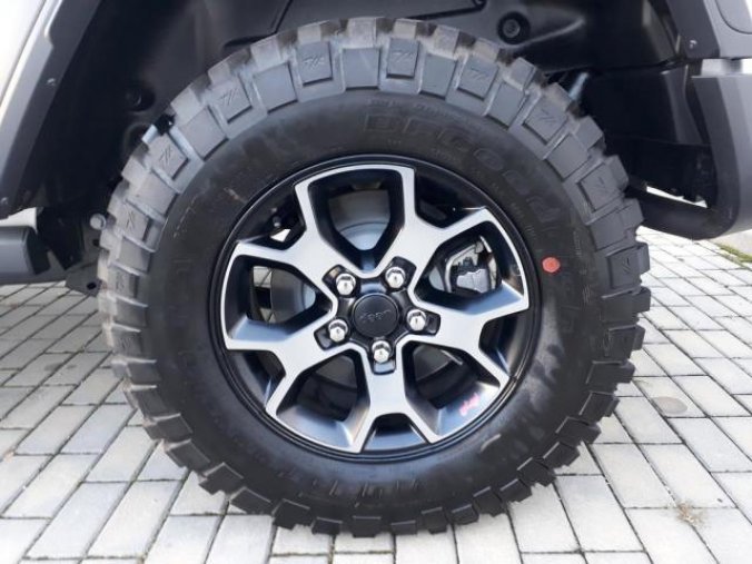 Jeep Wrangler, 2,2 CRD Rubicon Unlimited, barva bílá