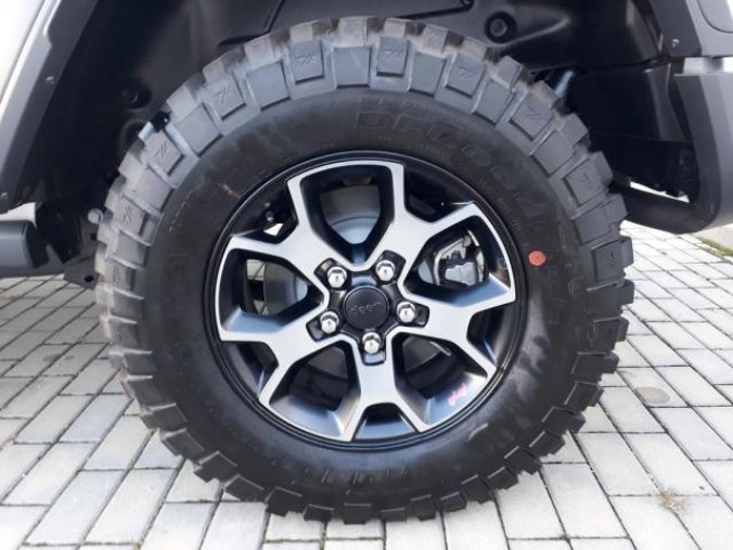 Jeep Wrangler, 2,0T 270 PS Rubicon Unlimited, barva bílá