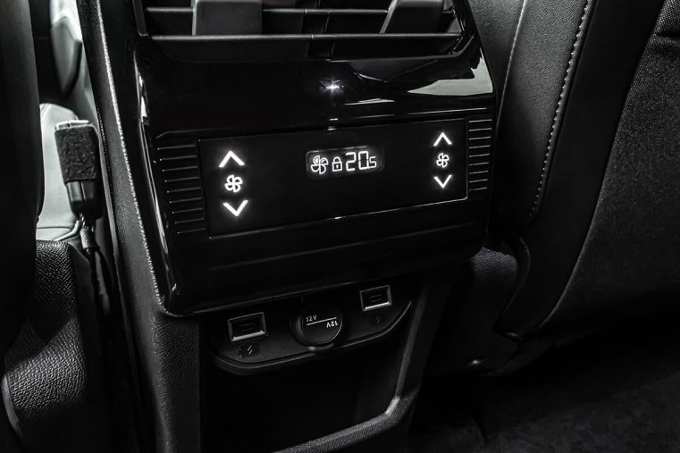 Peugeot 5008, Peugeot 5008 1,2 ALLURE Hybrid 145 e-DCS6, barva bílá