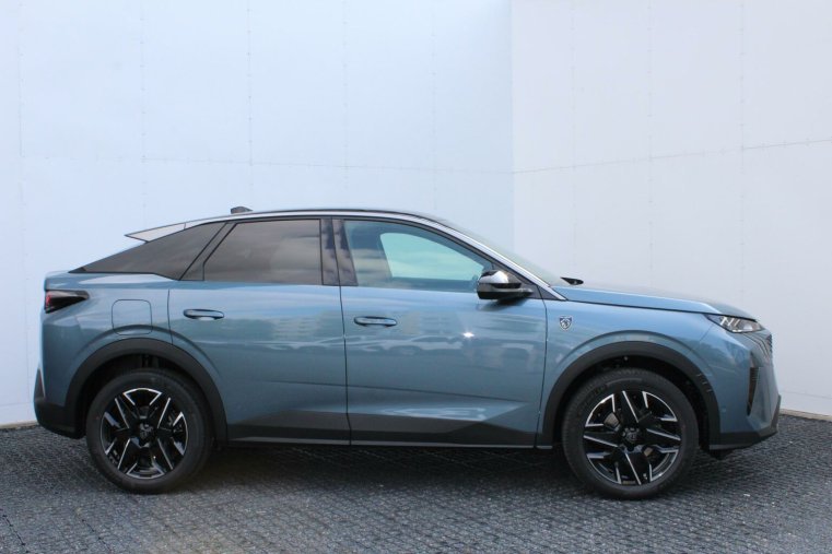 Peugeot 3008, Peugeot 3008 GT Hybrid 145k e-DCS6, barva modrá