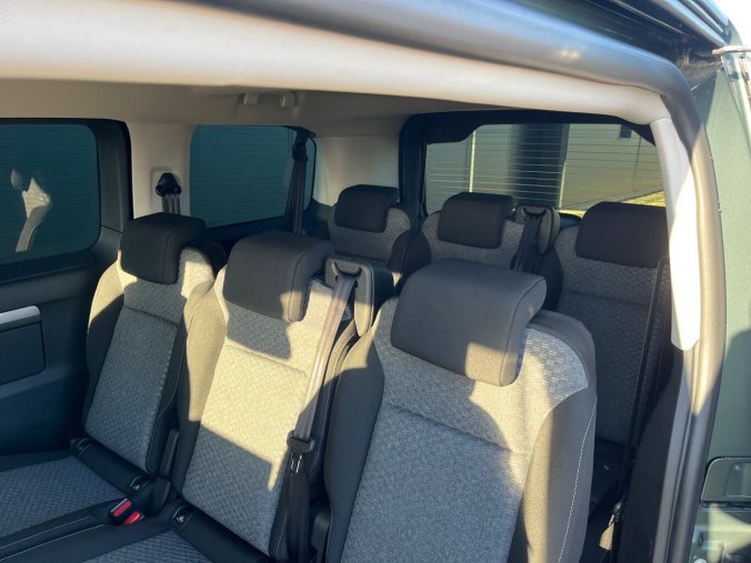 Peugeot Traveller, Peugeot Traveller Active L2 2.2 BlueHDi 180 S&S EAT8, barva zelená