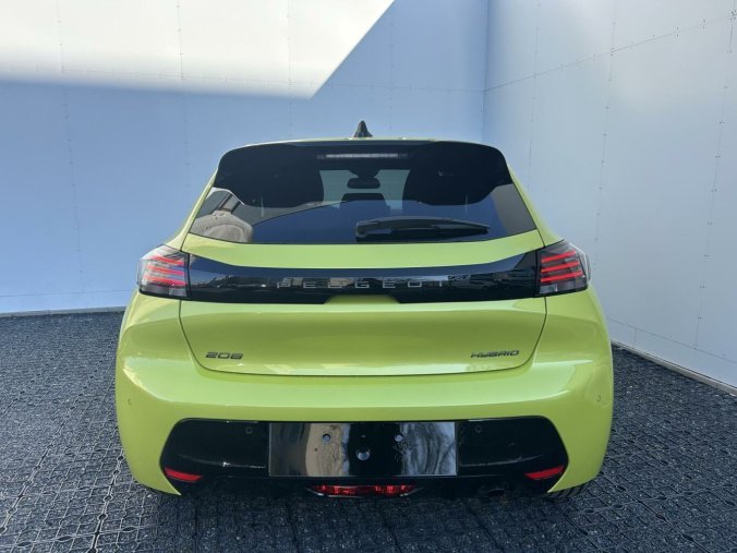 Peugeot 208, Peugeot 208 ALLURE Elektromotor 100 kW/136, barva zelená