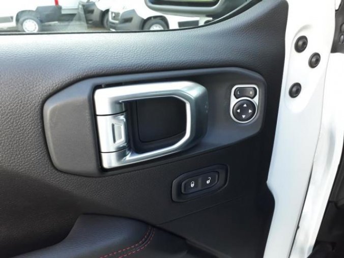Jeep Wrangler, 2,2 CRD Rubicon Unlimited, barva bílá
