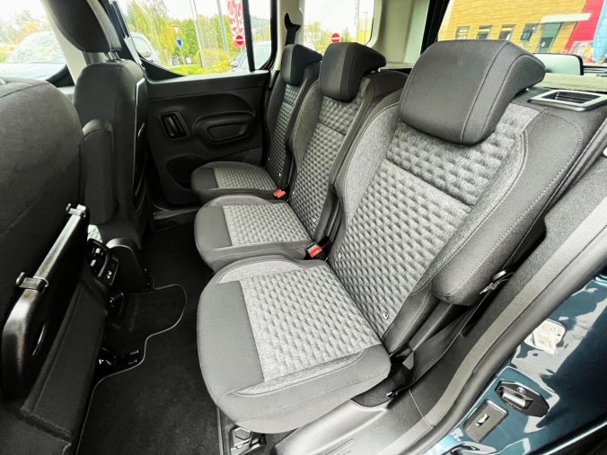 Peugeot Rifter, Peugeot Rifter GT BlueHDi 130 S&S EAT8, barva modrá