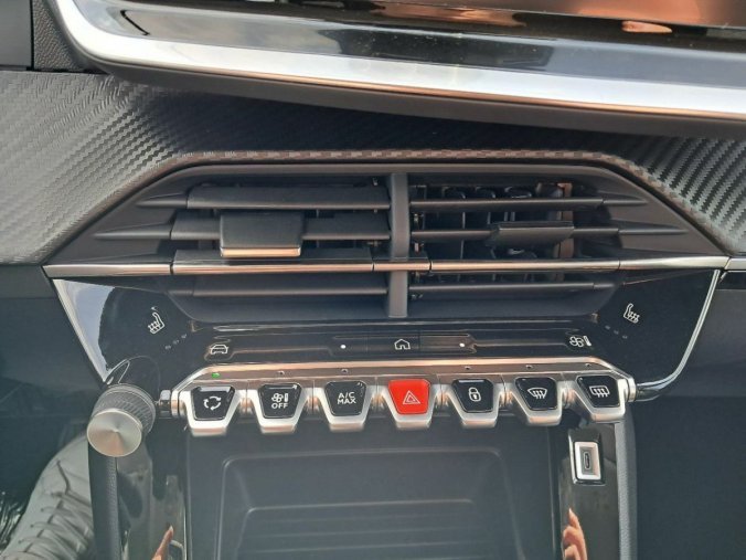Peugeot 208, Peugeot 208 208 STYLE PureTech 100 S&S, barva bílá