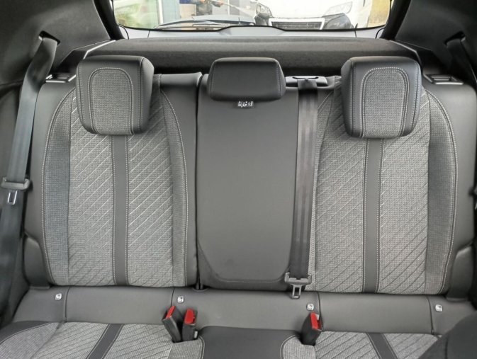 Peugeot 2008, Peugeot 2008 ALLURE PureTech 100 S&S MAN6, barva šedá