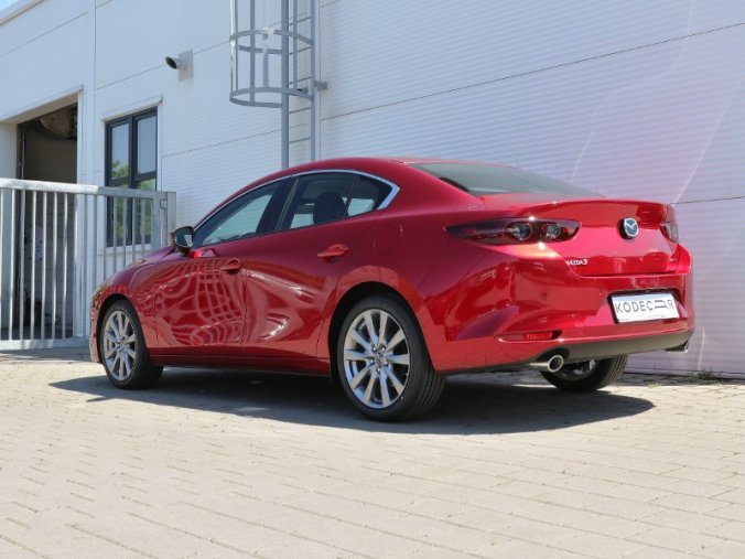 Mazda 3, 2,0i Skyactiv-G 122k/90kW MAN, barva červená