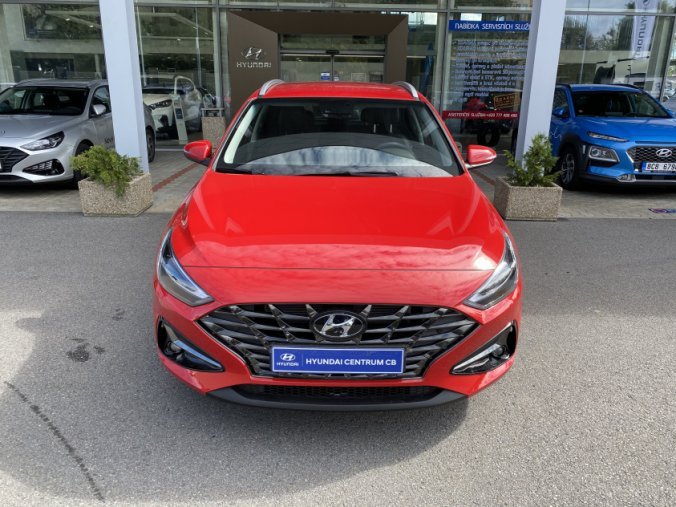 Hyundai i30, 1,5 T-GDI 117 kW iMT MHEV, barva červená