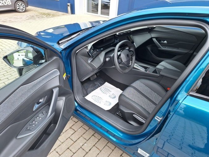 Peugeot 408, Peugeot 408 ALLURE Hybrid 136 e-DCS6, barva modrá