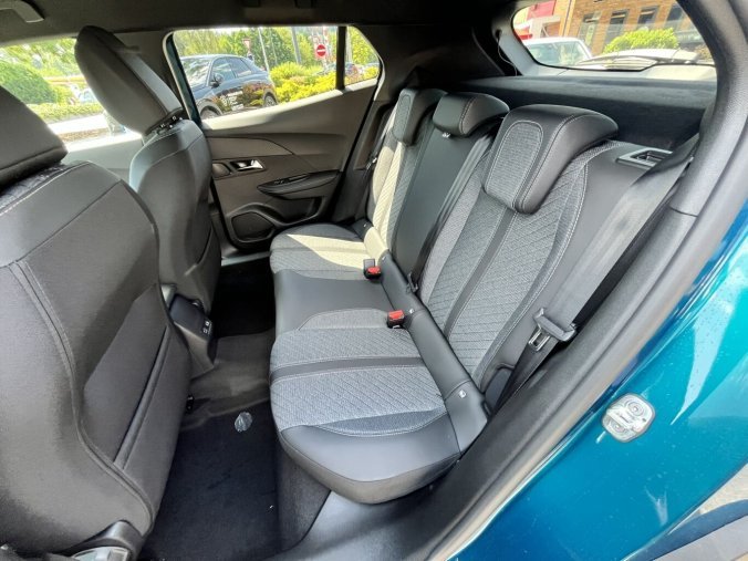 Peugeot 2008, Peugeot 2008 BUSINESS Turbo 100k MAN6, barva modrá