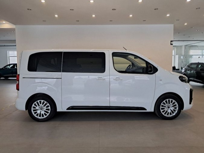 Peugeot Traveller, Peugeot Traveller Active Standard 2.0 BlueHDi 18, barva bílá