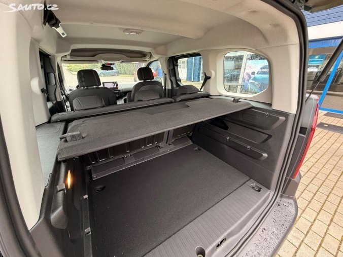 Peugeot Rifter, Peugeot Rifter ALLURE PureTech 110k MAN6, barva zelená