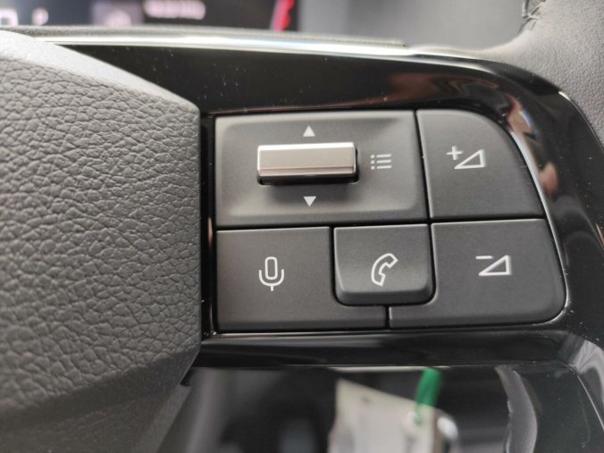 Peugeot Traveller, Peugeot Traveller L2 2.0 HDI AUT8 180k NAV 2+3+3, barva stříbrná