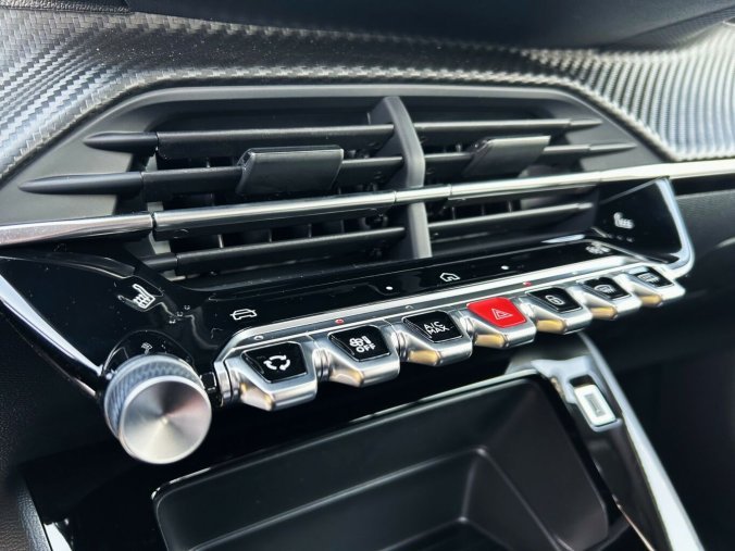Peugeot 208, Peugeot 208 e - 208 Elektromotor 100 kW, barva žlutá