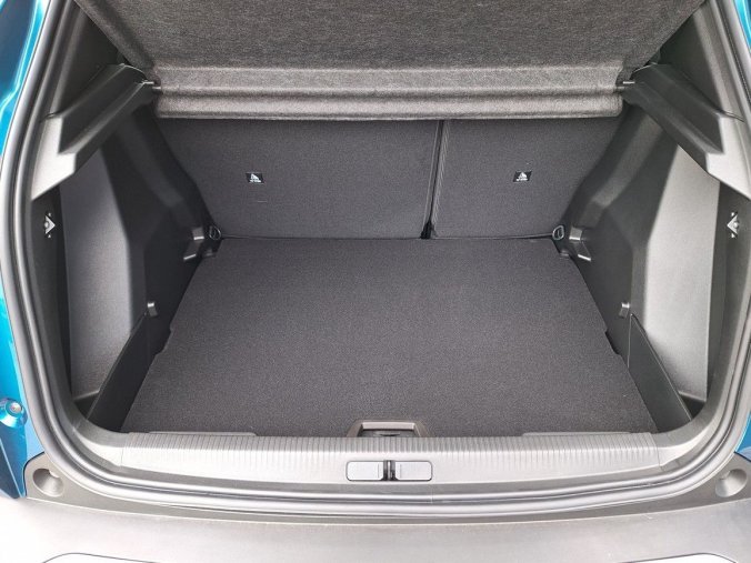 Peugeot 2008, Peugeot 2008 ALLURE PureTech 130  EAT8, barva modrá
