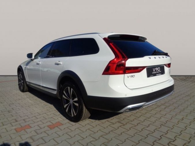 Volvo V90, D5 2.0L 235 HP CROSS COUNTRY A, barva bílá