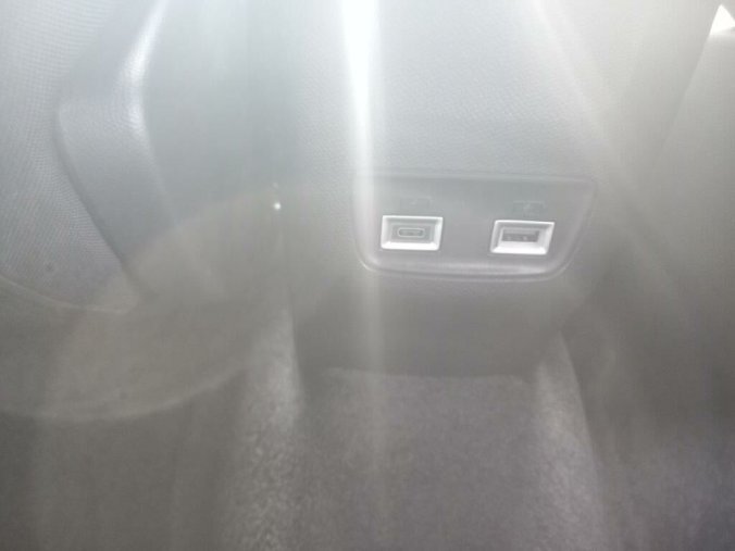 Peugeot 2008, Peugeot 2008 ALLURE 1.2 PureTech 7 let zár., barva šedá