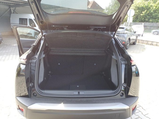 Peugeot 2008, Peugeot 2008 ALLURE 1.2 PureTech 100k, barva černá