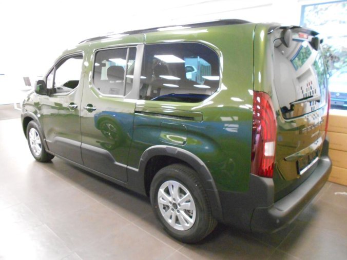 Peugeot Rifter, Peugeot Rifter LONG ALLURE BlueHDi 130 M6, barva zelená