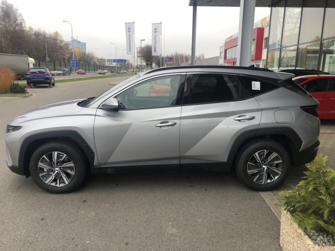 Hyundai Tucson, 1,6 T-GDI 4x2 110 kW 6st. manuální, barva stříbrná