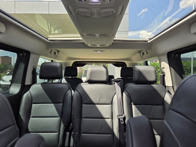 Peugeot Traveller, Peugeot Traveller ALLURE Long 2.2 BHDi 180k EAT8, barva šedá
