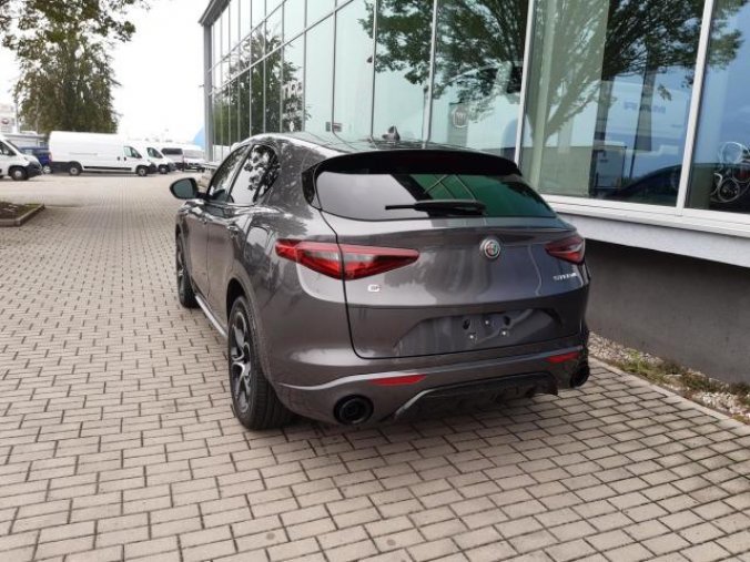 Alfa Romeo Stelvio, Veloce 4x4 2,0 280PS, barva šedá