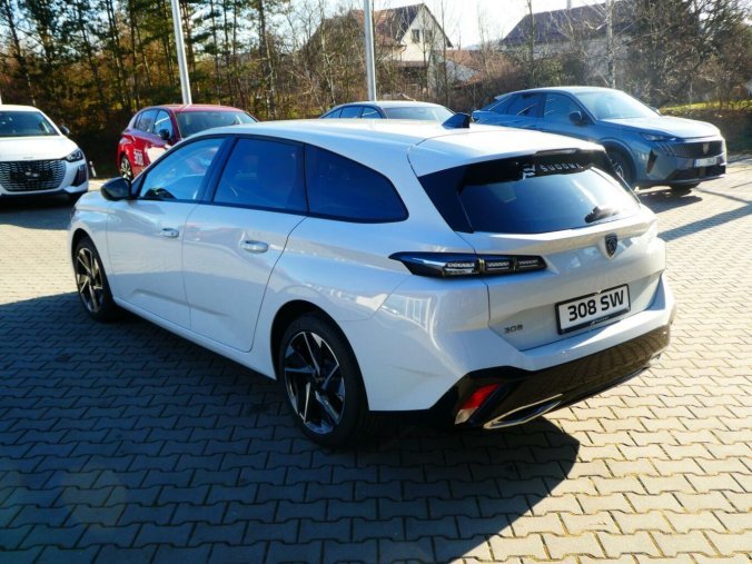 Peugeot 308, Peugeot 308 ALLURE BlueHDi 130 S&S EAT8, barva bílá