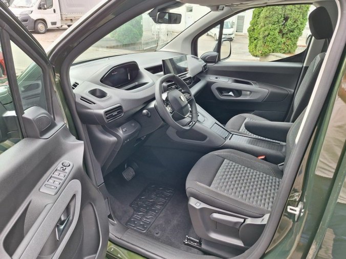 Peugeot Rifter, Peugeot Rifter GT BHDi 130 EAT8, barva zelená