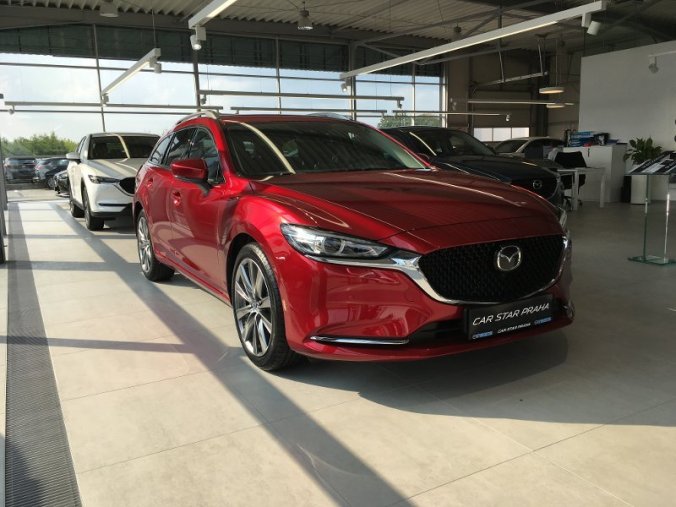 Mazda 6, 2.5i, barva červená